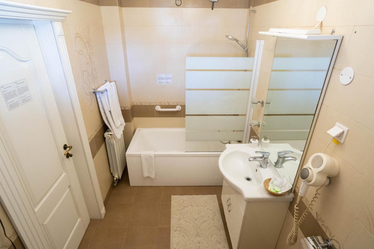 Villa Alice Suceava Ngoại thất bức ảnh