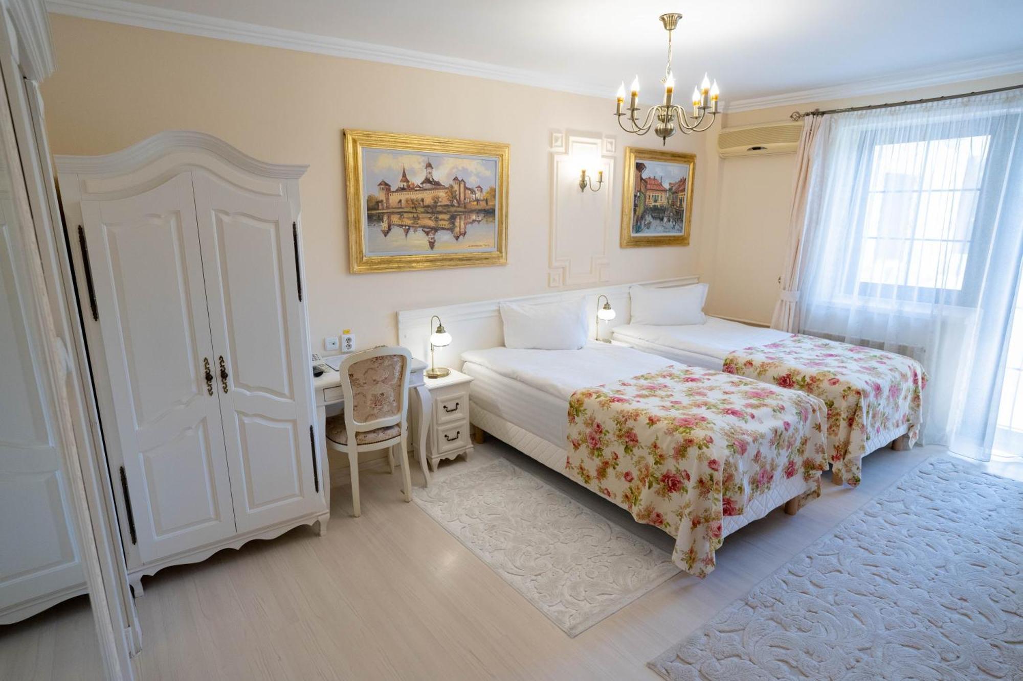 Villa Alice Suceava Ngoại thất bức ảnh